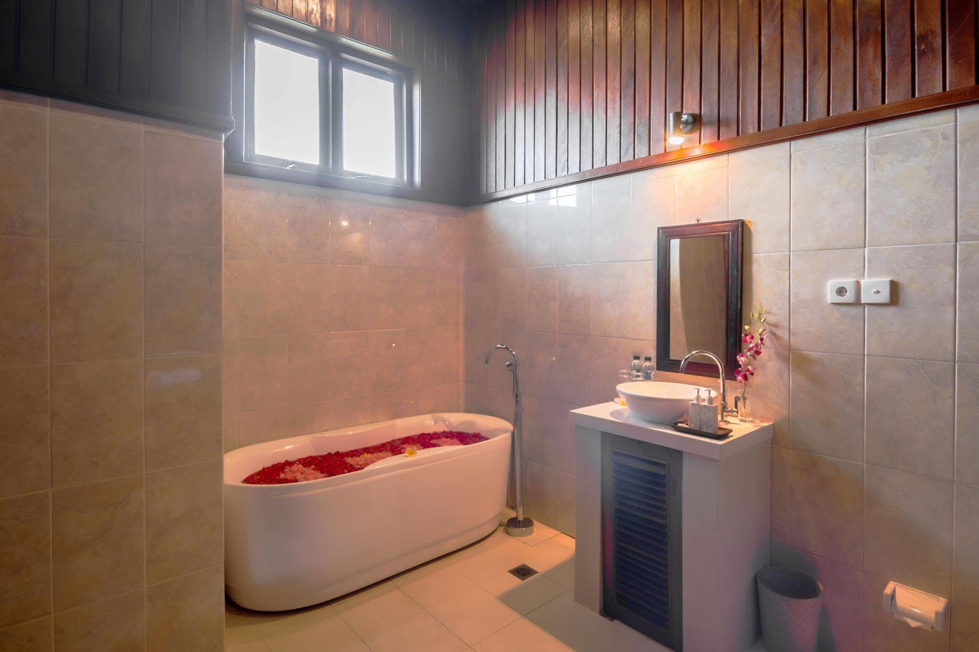 Loka Pala Villa Ubud Exteriör bild
