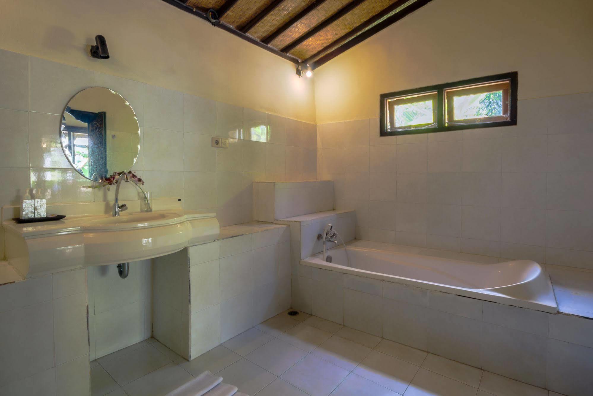 Loka Pala Villa Ubud Exteriör bild
